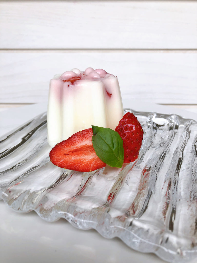 Lemon Yogurt Kanten (レモンヨーグルト寒天) with strawberry