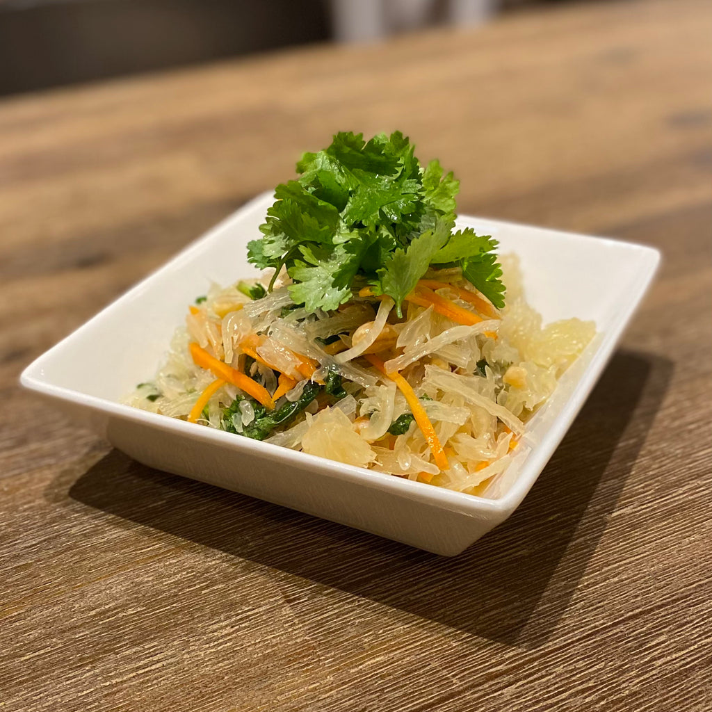 Pomelo Salad (Yam Som O) with Kanten Flakes (ポメロサラダ-寒天フレーク入り)